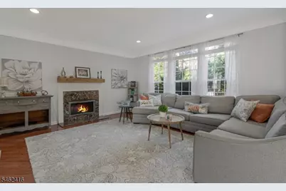 2 Saunders Ln, Mount Olive, NJ 07840 - Photo 3