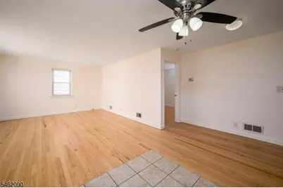 180 Mountainview Ave, Nutley, NJ 07110 - Photo 33