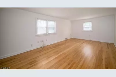 180 Mountainview Ave, Nutley, NJ 07110 - Photo 35
