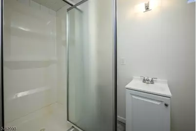 180 Mountainview Ave, Nutley, NJ 07110 - Photo 13