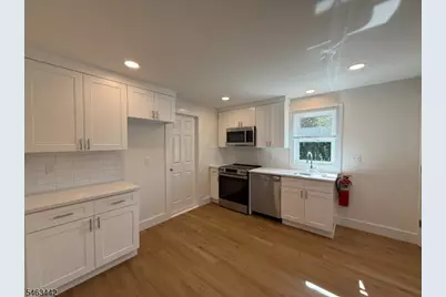 391 Hollywood Ave, Fairfield, NJ 07004 - Photo 3