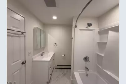 391 Hollywood Ave, Fairfield, NJ 07004 - Photo 9