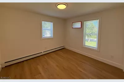391 Hollywood Ave, Fairfield, NJ 07004 - Photo 7