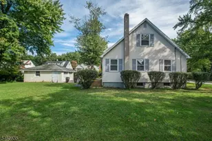 97 Van Dam Ave, Bloomingdale, NJ 07403 - Photo 5