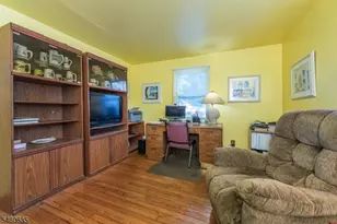 97 Van Dam Ave, Bloomingdale, NJ 07403 - Photo 17