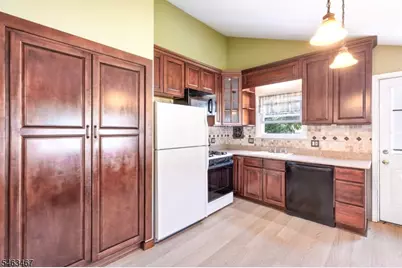 233 Henry Ct, North Plainfield, NJ 07060 - Photo 9