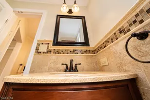 31 Blakely Pl, Garfield, NJ 07026 - Photo 15