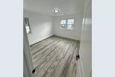 739 Lake Ave, Lyndhurst Township, NJ 07071 - Photo 15