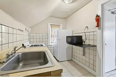 102 Delmar Pl, Irvington, NJ 07111 - Photo 37