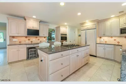15 McDonough Pl, North Caldwell, NJ 07006 - Photo 11