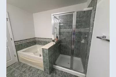 200 Riverwalk Way, Clifton, NJ 07014 - Photo 19