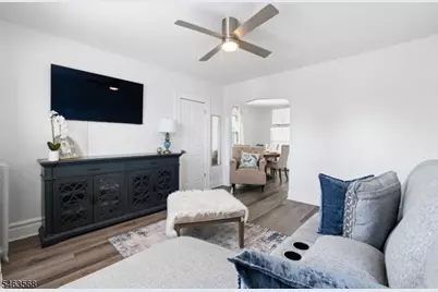 21 Huntington Ter, Newark, NJ 07112 - Photo 3