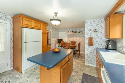 34 Unneberg Ave, Roxbury Township, NJ 07876 - Photo 17