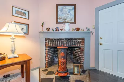 34 Unneberg Ave, Roxbury Township, NJ 07876 - Photo 5