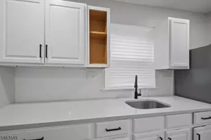 196 Smith St, Newark, NJ 07106 - Photo 13