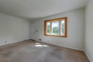 8 Tyler Ct, Clifton, NJ 07012 - Photo 3
