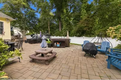 15 Chapel Pl, Wayne, NJ 07470 - Photo 45