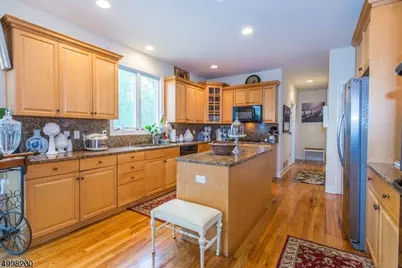 21 Bonnieview Ln, Montville Township, NJ 07082 - Photo 7