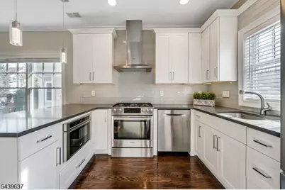 48 Mechanic St, Millburn, NJ 07041 - Photo 9