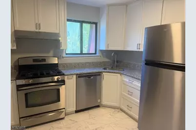 910 N Oaks Blvd, North Brunswick Township, NJ 08902 - Photo 3