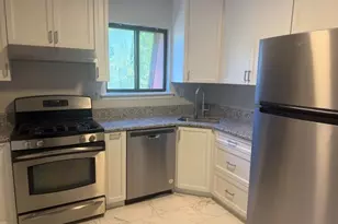 910 N Oaks Blvd, North Brunswick Township, NJ 08902 - Photo 3