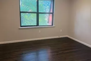 910 N Oaks Blvd, North Brunswick Township, NJ 08902 - Photo 5