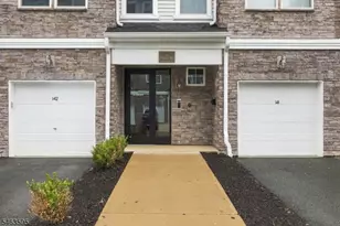 11 Veterans Wy, Morris Plains, NJ 07950 - Photo 13