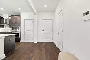 11 Veterans Wy, Morris Plains, NJ 07950 - Photo 19