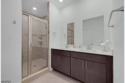 11 Veterans Way #121, Morris Plains, NJ 07950 - Photo 9