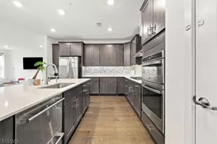 11 Veterans Wy, Morris Plains, NJ 07950 - Photo 7
