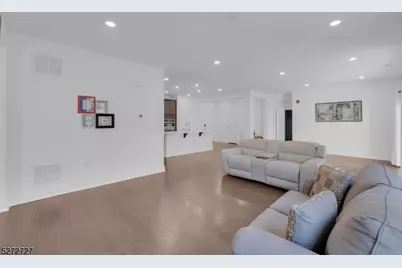 11 Veterans Way #121, Morris Plains, NJ 07950 - Photo 21