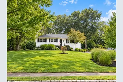8 Country Club Ct, Livingston, NJ 07039 - Photo 1