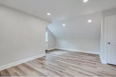 311 W 3rd Ave, Roselle, NJ 07203 - Photo 17