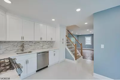 311 W 3rd Ave, Roselle, NJ 07203 - Photo 3