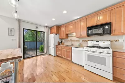 27 Chestnut Ct, Bernards Township, NJ 07920 - Photo 13