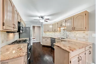 2 Parkside Ter #2A, Woodland Park, NJ 07424 - Photo 3