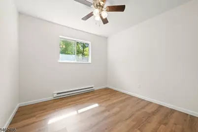 36 S Cherry Rd, Jefferson Township, NJ 07849 - Photo 9