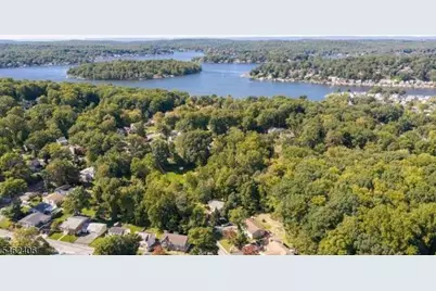 36 S Cherry Rd, Jefferson Township, NJ 07849 - Photo 15
