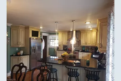 111 W Munsell Ave, Linden, NJ 07036 - Photo 11