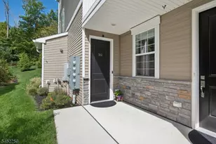 161 Jasmine Dr, Warren Township, NJ 07059 - Photo 3
