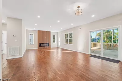 6 Chamberlain Ln, Mount Olive, NJ 07828 - Photo 9