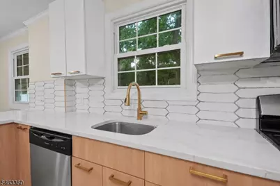 825 Bishop St, Union Township, NJ 07083 - Photo 21