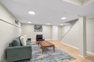 825 Bishop St, Union Township, NJ 07083 - Photo 33