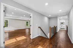 8 Chamberlain Ln, Mount Olive, NJ 07828 - Photo 21