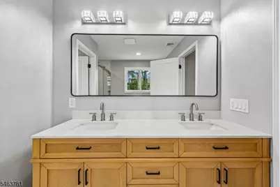 8 Chamberlain Ln, Mount Olive, NJ 07828 - Photo 27