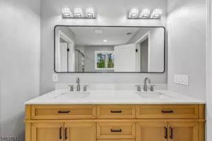 8 Chamberlain Ln, Mount Olive, NJ 07828 - Photo 27