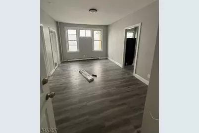 146 Leslie St, Newark, NJ 07112 - Photo 5