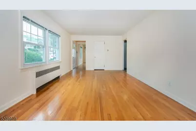 74 Pine St, Verona, NJ 07044 - Photo 11