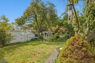 82 Eaton Pl, Bloomfield, NJ 07003 - Photo 31