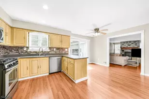 100 Howell Ave, Woodbridge Township, NJ 08863 - Photo 9